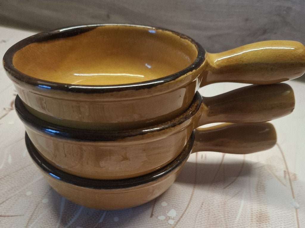 Vintage geglazuurde terracotta kommen met handvat, Enlèvement ou Envoi