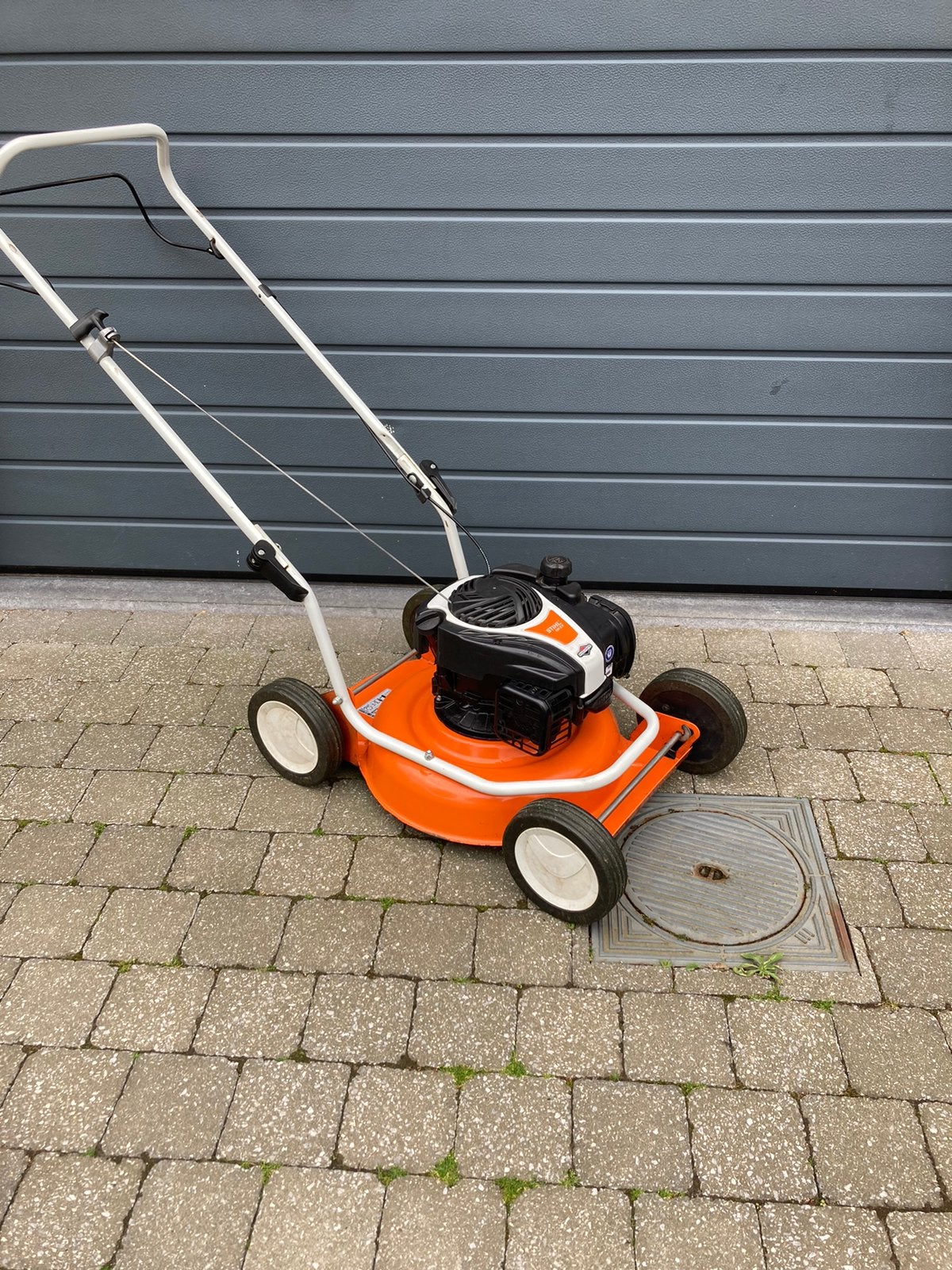 Stihl grasmaaier, Ophalen, Zo goed als nieuw, Benzine-grasmaaier, Mulchfunctie