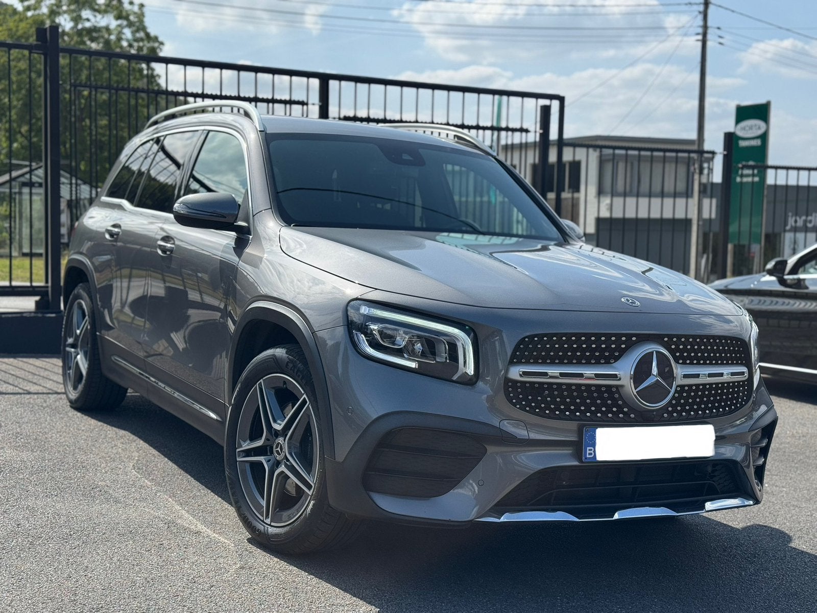 Mercedes GLB 180d AMG line, 4 cilinders, Leder en Stof, Navigatiesysteem, 5 deurs