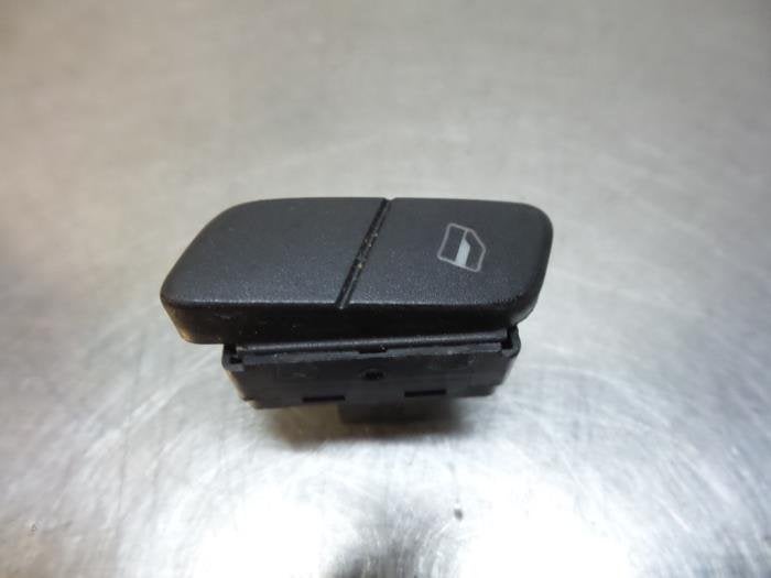 Commutateur vitre électrique d'un Volkswagen Polo (Polo 01-, Volkswagen, -, 3 mois de garantie, Utilisé
