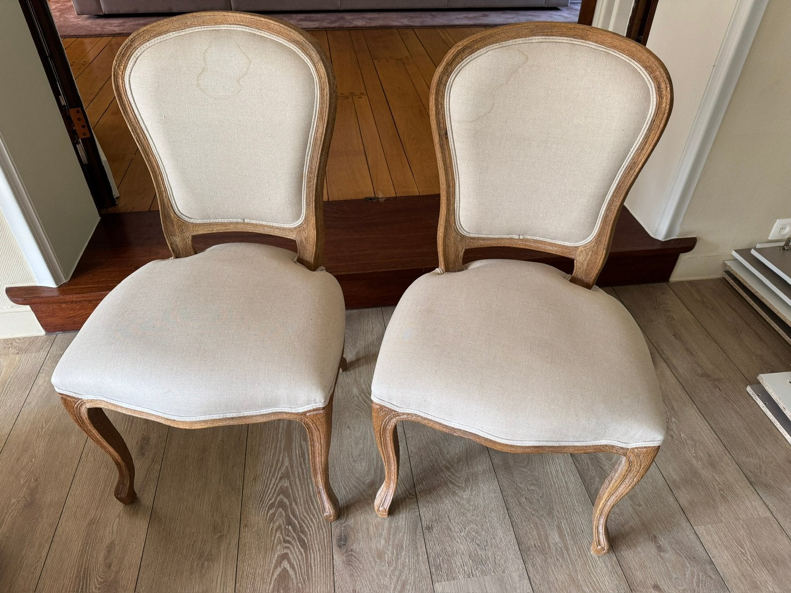 2 stoelen, Enlèvement