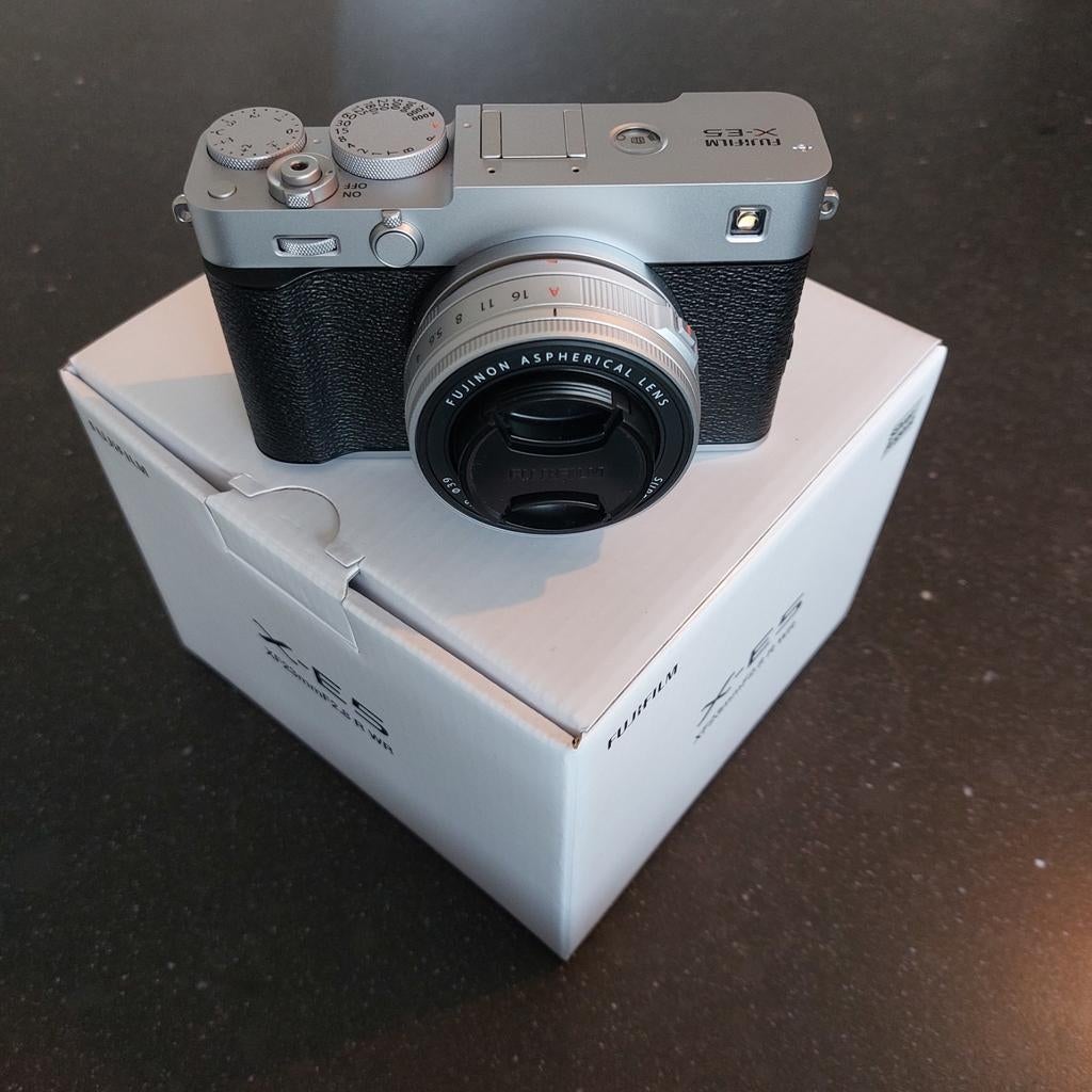 Fujifilm X-E5 Silver met XF23mmF2.8 R WR Kit Lens, TV, Hi-fi & Vidéo, Appareils photo numériques, Enlèvement ou Envoi, Comme neuf