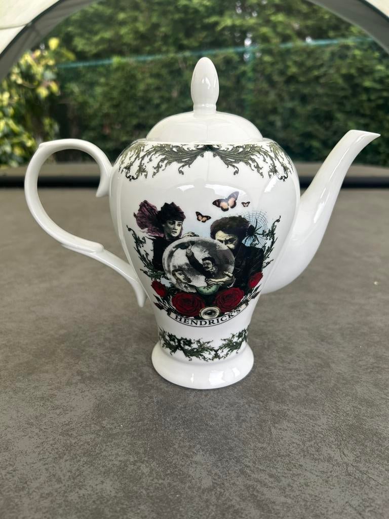 Hendrick’s Gin Theepot, Ophalen