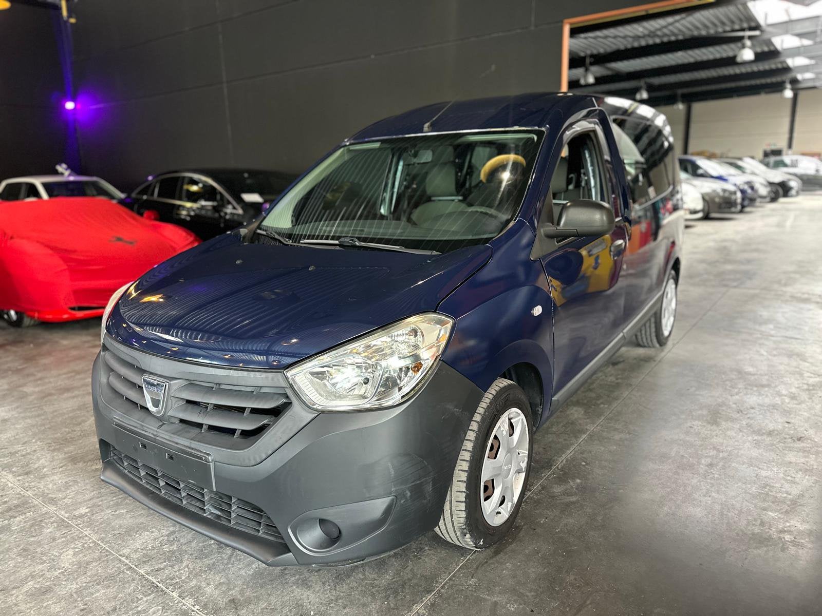 DACIA DOKKER, Auto's, Voorwielaandrijving, Euro 5, Zwart, 4 cilinders