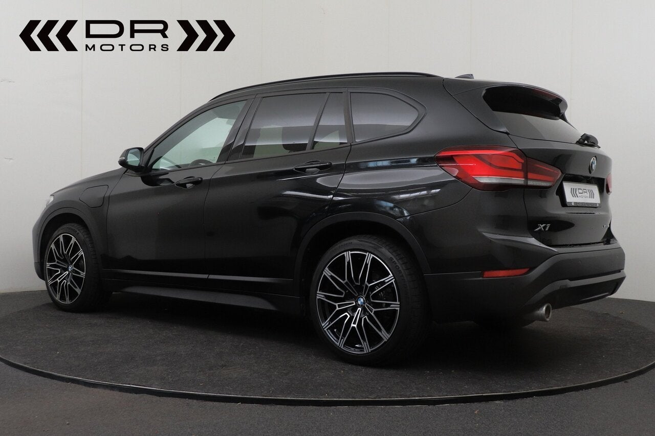 BMW X1 25 E PHEV - HEAD UP - LEDER, 0 min, https://public.car-pass.be/vhr/cbfac011-3dab-4809-8f5a-5463e0c3920a, 0 kg, Zwart