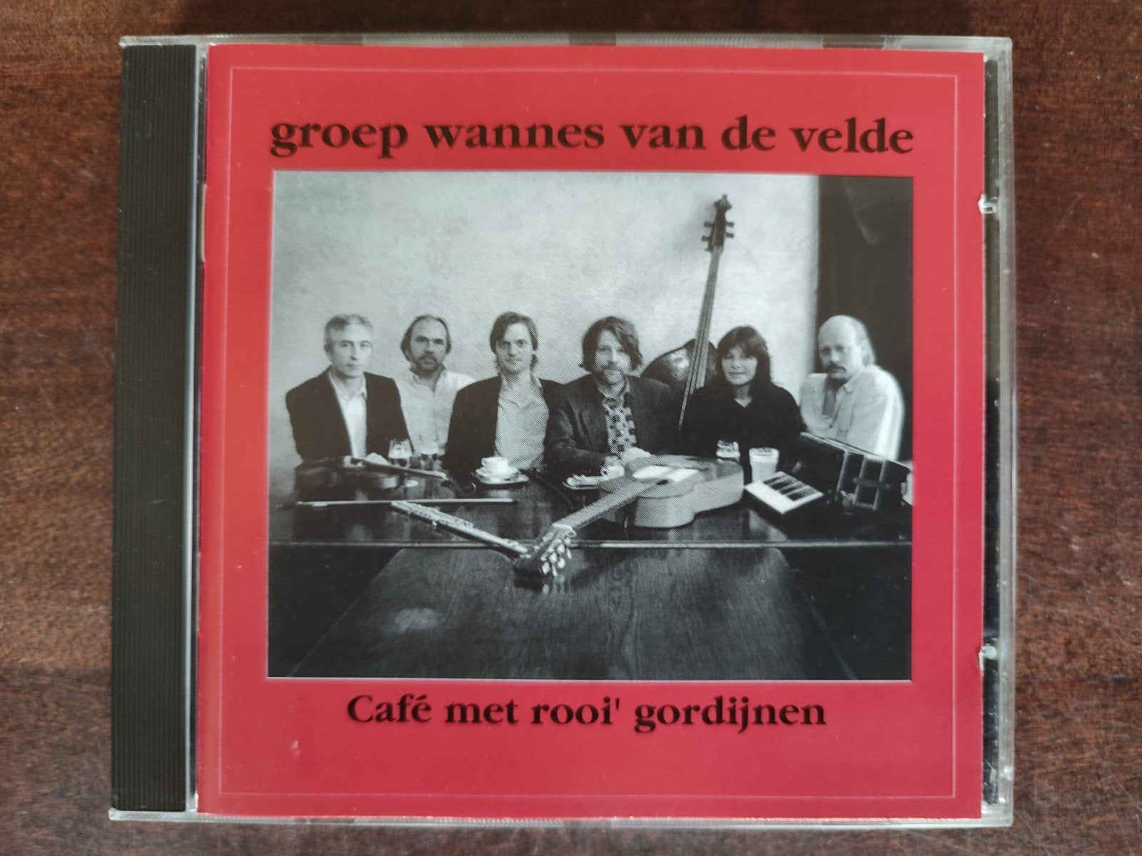 CD : GROEP WANNES VAN DE VELDE - CAFE MET ROOI' GORDIJNEN, Cd's en Dvd's, Ophalen of Verzenden, Zo goed als nieuw