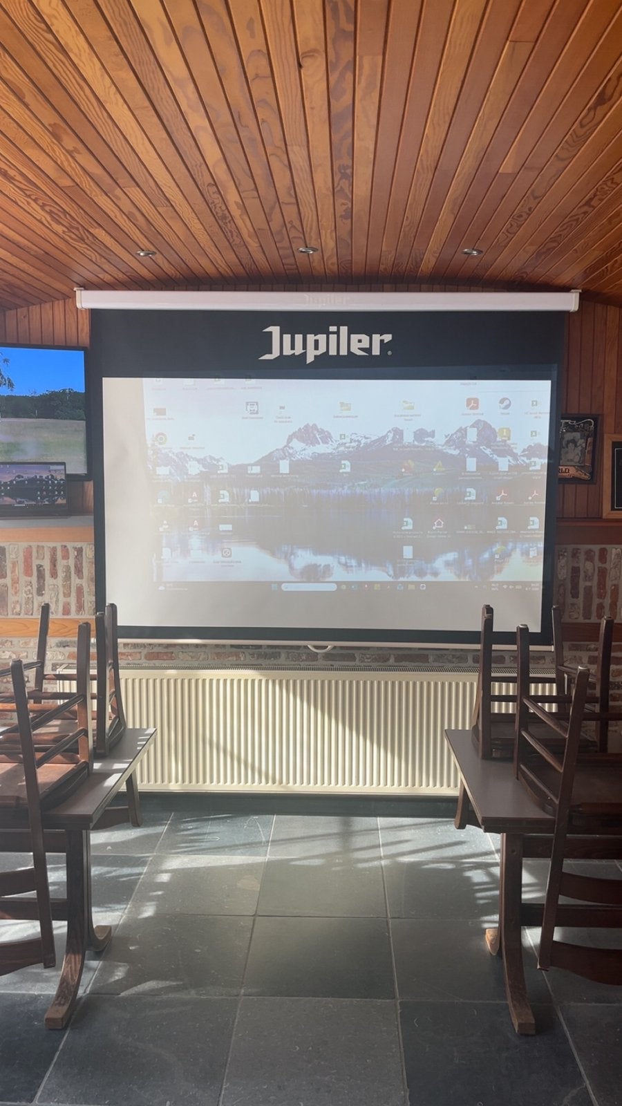 BEAMER + SCHERM (jupiler), Audio, Tv en Foto, Beamer-accessoires, Ophalen
