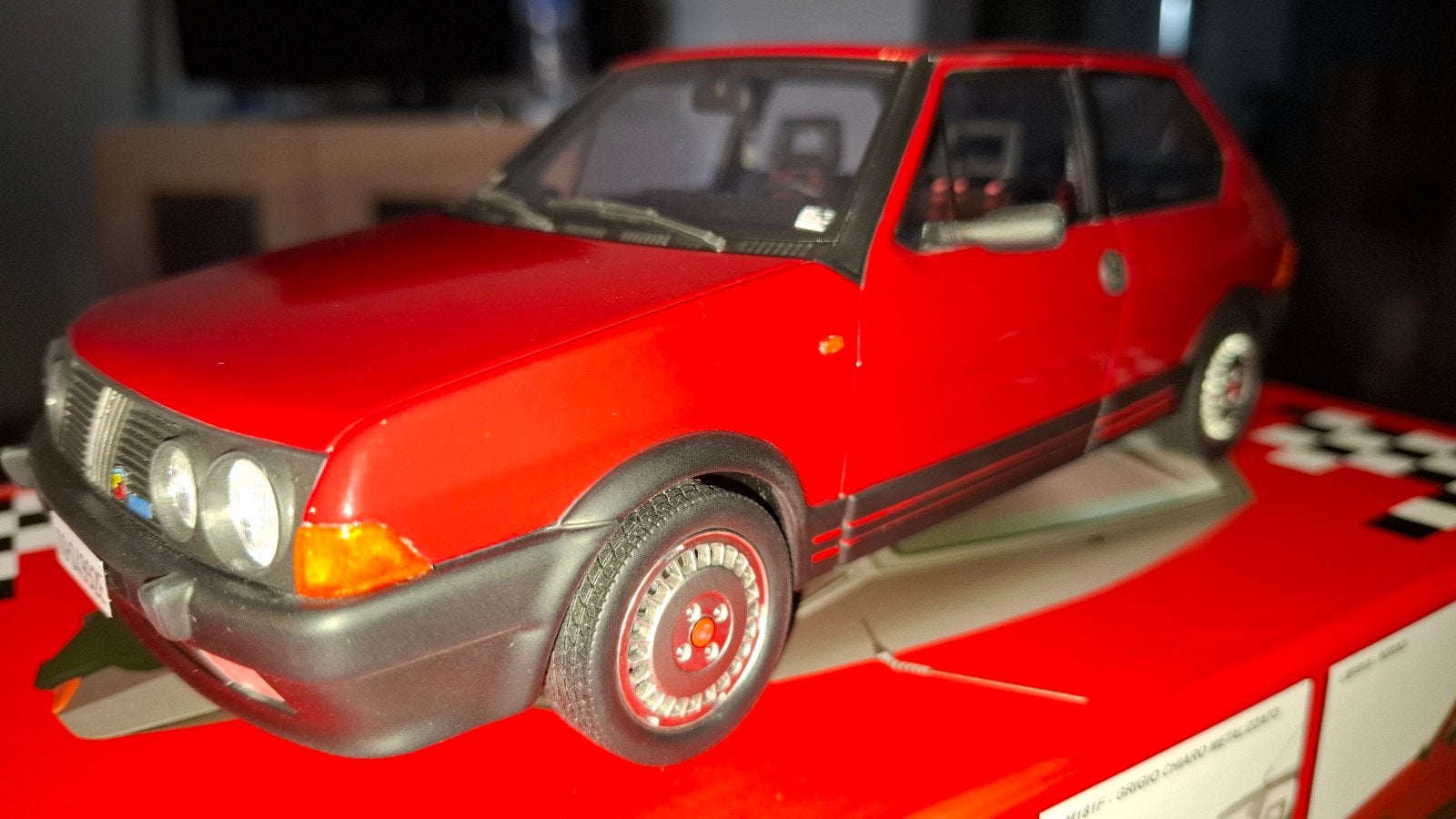 voiture miniature 1 18, Ophalen of Verzenden, Zo goed als nieuw, Auto, Overige merken
