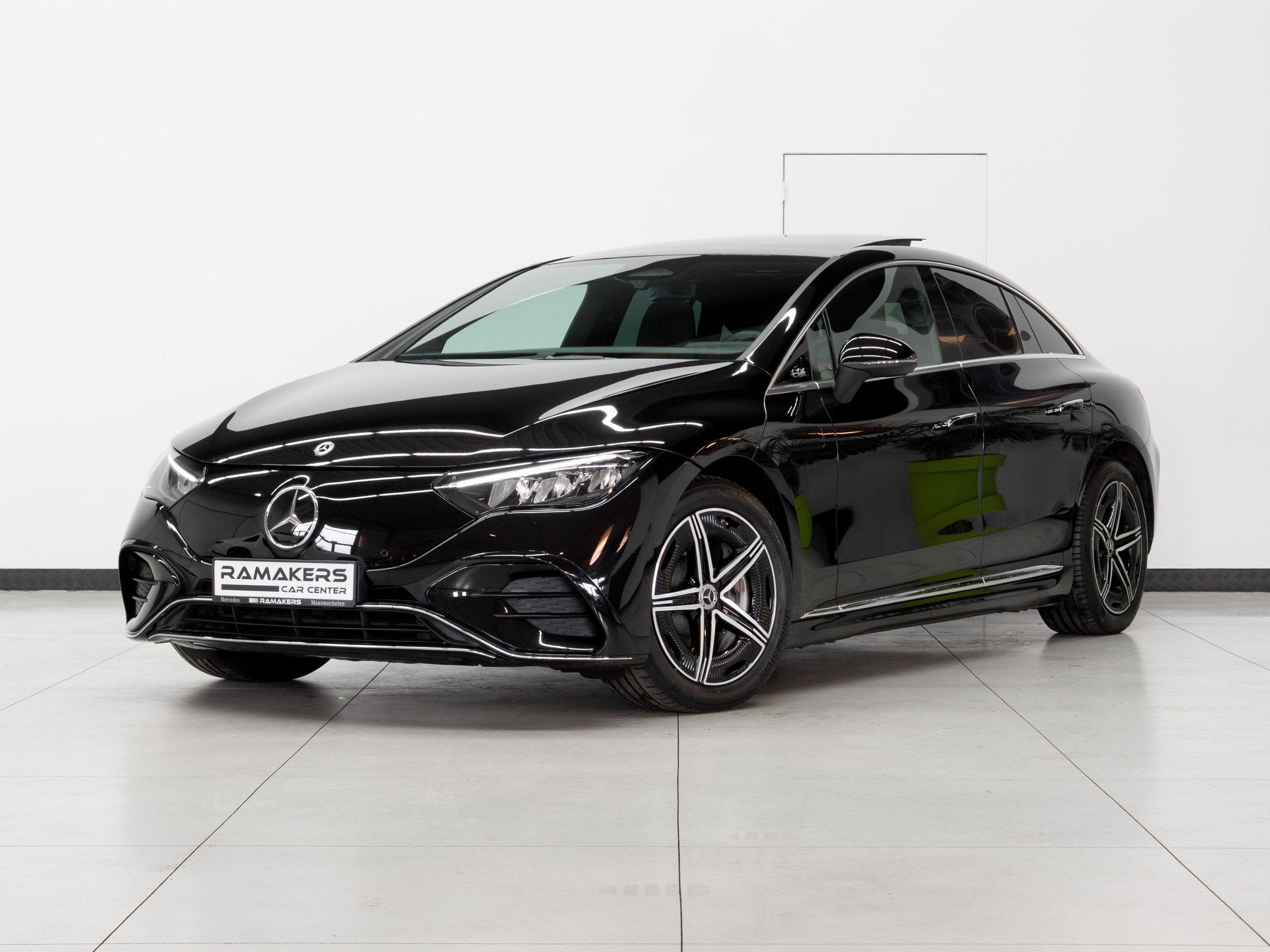 Mercedes-Benz EQE 350 AMG Line PANORAMA Distronic KEYLESS-GO, Cuir, 215 kW, Achat, 4 portes