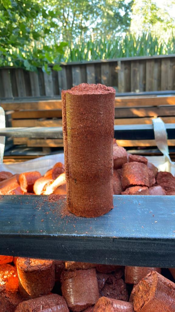 Brandhout briketten, Tuin en Terras, Brandhout, Minder dan 3 m³, Ophalen, Overige houtsoorten, Blokken