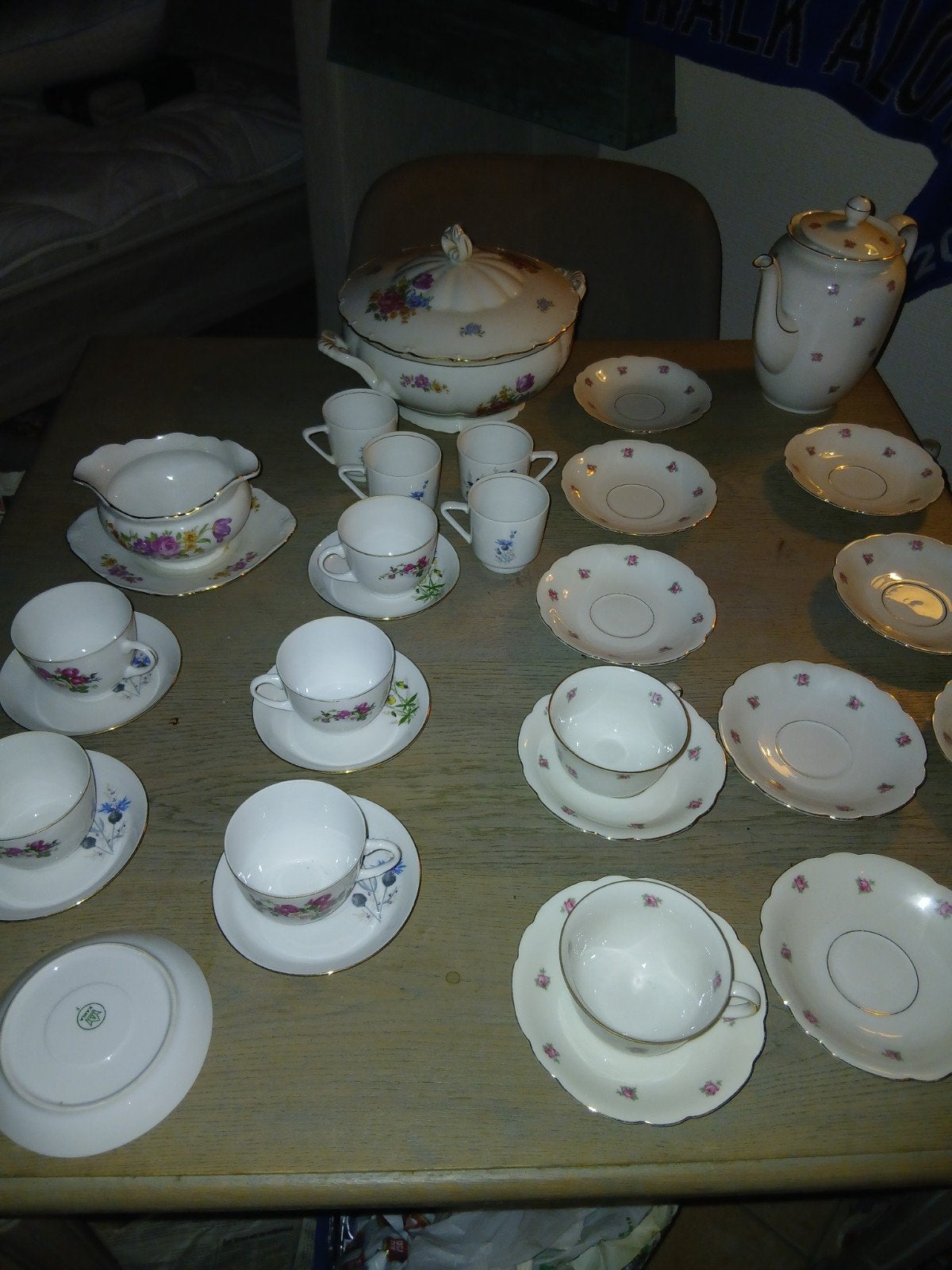 Porselijnen servles perfecte staat.moet weg gmeoe prijs., Antiek en Kunst, Antiek | Servies compleet, Ophalen of Verzenden