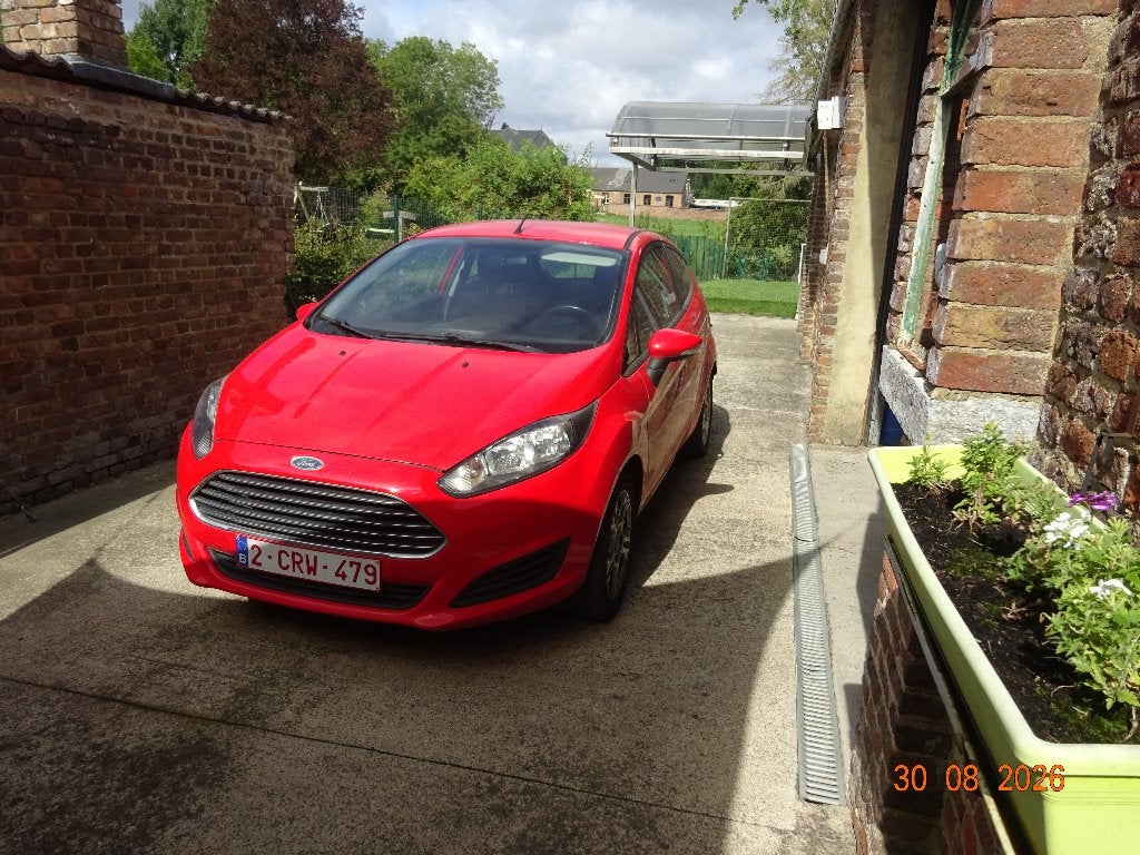 ford fiesta essence 2015, Autos, Rouge, Achat, Boîte manuelle, 5 places