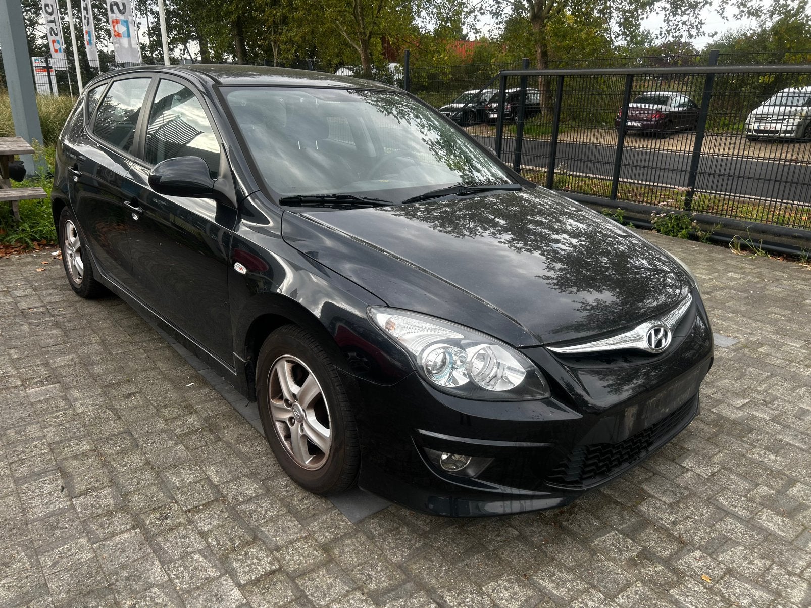 Hyundai i30 1.6 CRDi 90PK – 2011 – 141.348 KM, Auto's, Voorwielaandrijving, Zwart, Zwart, Bedrijf