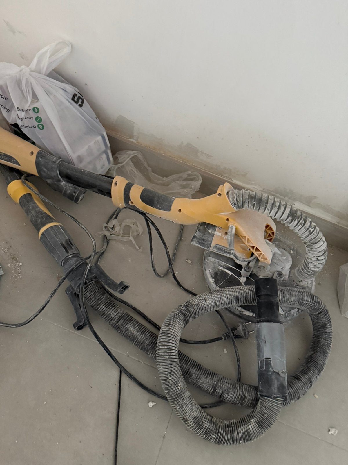 Langenek schuurmachine power plus, Ophalen