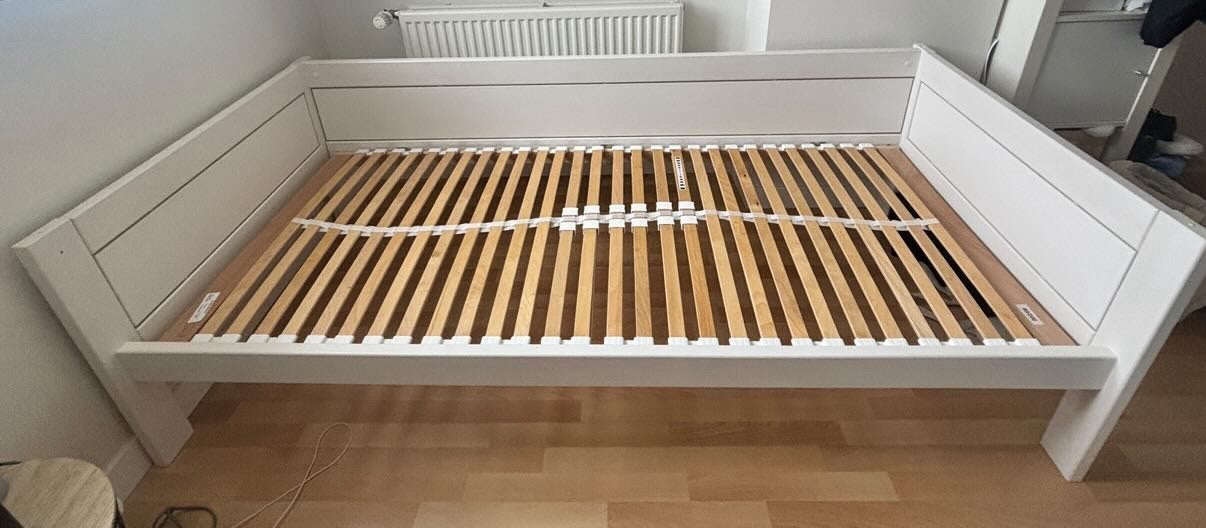 Enkel bed 90 x 200 cm, Huis en Inrichting, Slaapkamer | Bedden, Ophalen, Zo goed als nieuw
