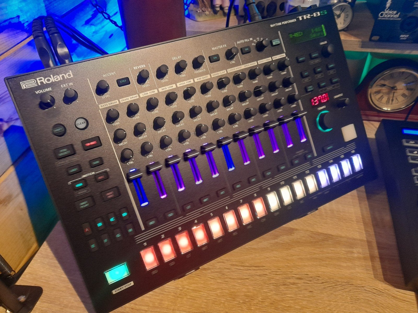Roland TR8s in absolute nieuwstaat, Muziek en Instrumenten, Ophalen, Nieuw, Roland