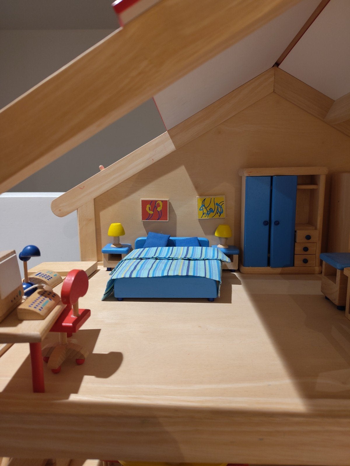 leuk houten poppenhuis Pintoy, Kinderen en Baby's, Ophalen, Zo goed als nieuw, Poppenhuis