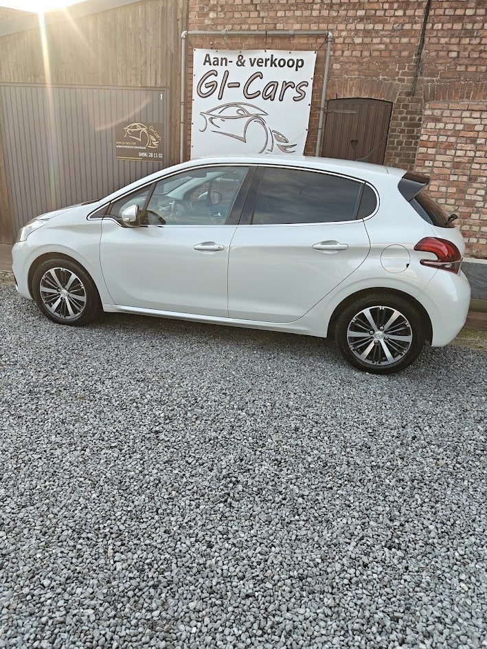Peugeot 208 208 CHNP (bj 2019), Auto's, Voorwielaandrijving, Stof, Gebruikt, Euro 6