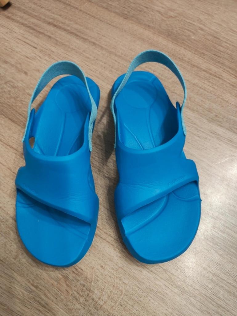 Sandales Nabaiji pour enfants taille 30/31 — bleu clair, Enfants & Bébés, Vêtements de bébé | Chaussures & Chaussettes, Enlèvement