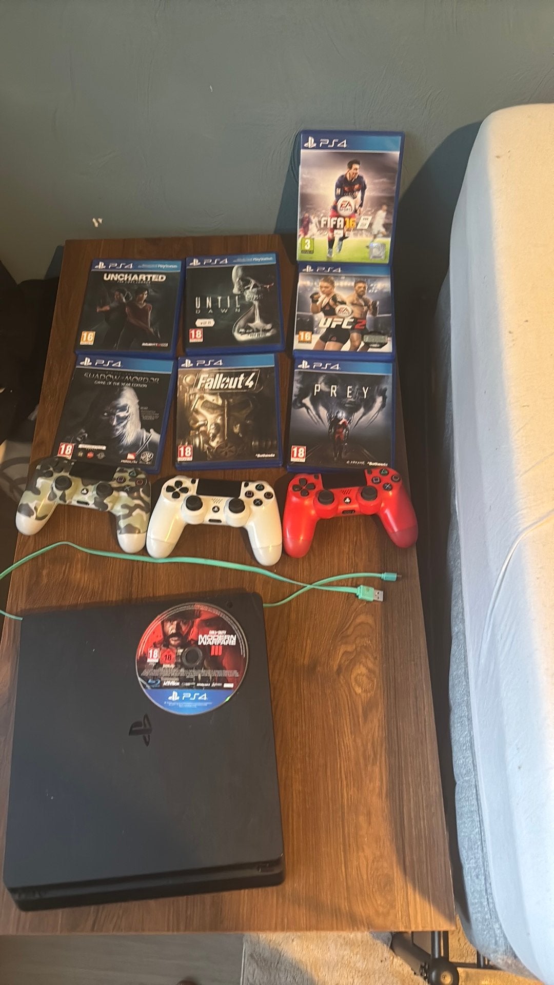 Ps4+ kabels+ games+controllers+oplader, Games en Spelcomputers, Games | Sony PlayStation 4, Ophalen, Zo goed als nieuw