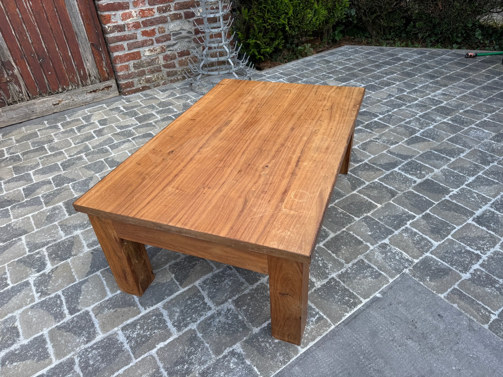 Table en teck massif état impeccable, Maison & Meubles, Tables | Tables de salon, Teck, 100 à 150 cm, Comme neuf, Enlèvement