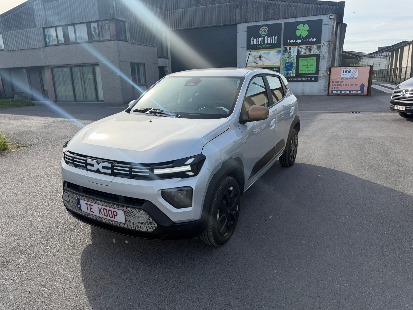 Dacia Spring Extreme 65 elektrisch 2024, Auto's, Dacia, 4 zetels, Euro 6, 48 kW, Wit
