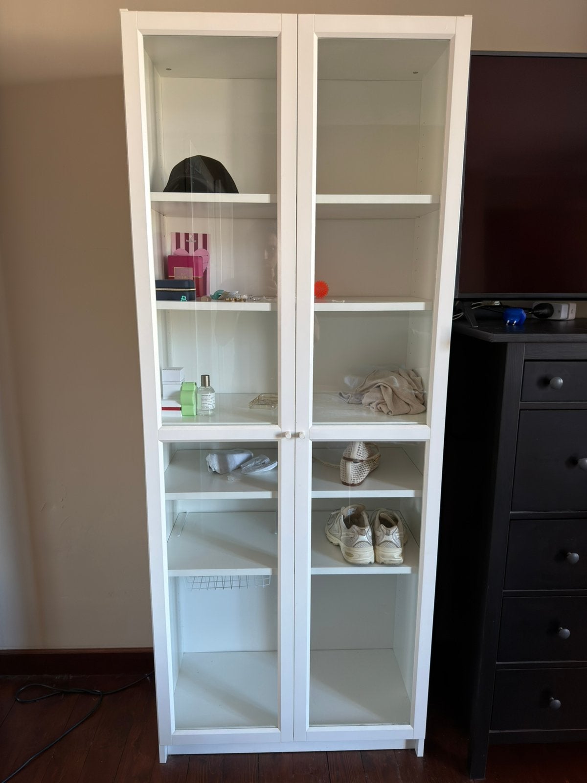 IKEA BILLY boekenkast/vitrinekast met 2 OXBERG glazen deuren, Ophalen, Gebruikt