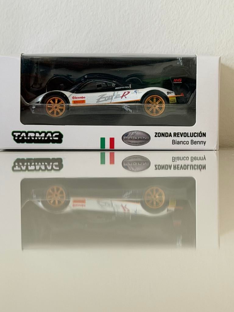 Tarmac works 1/64 Zonda revolucion. Niew in doos mint., Ophalen of Verzenden, Nieuw, Auto