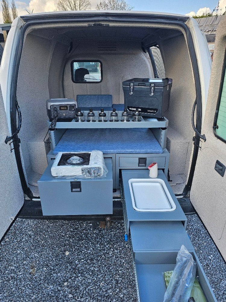 Citroën Jumpy aménagé et isolé – Lit + cuisine, Autos, Achat, Entreprise, Diesel, Jumpy Combi