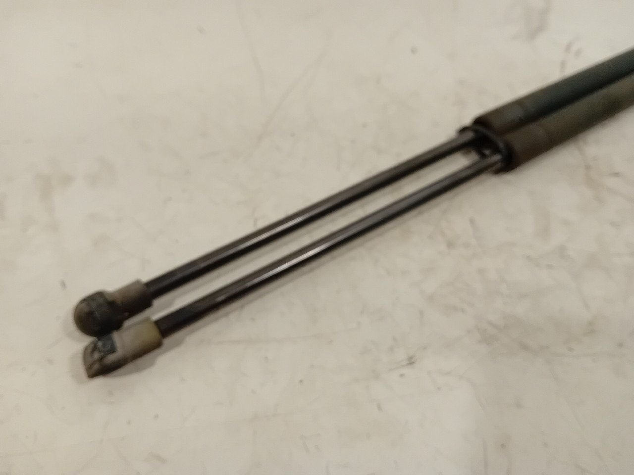 Gasdrukveerset achter Smart Fortwo, Onderdelen@venauto.nl, Van der Ven Autorecycling B.V., Gebruikt, Ettenseweg 76, 4706 PB Roosendaal, The Netherlands