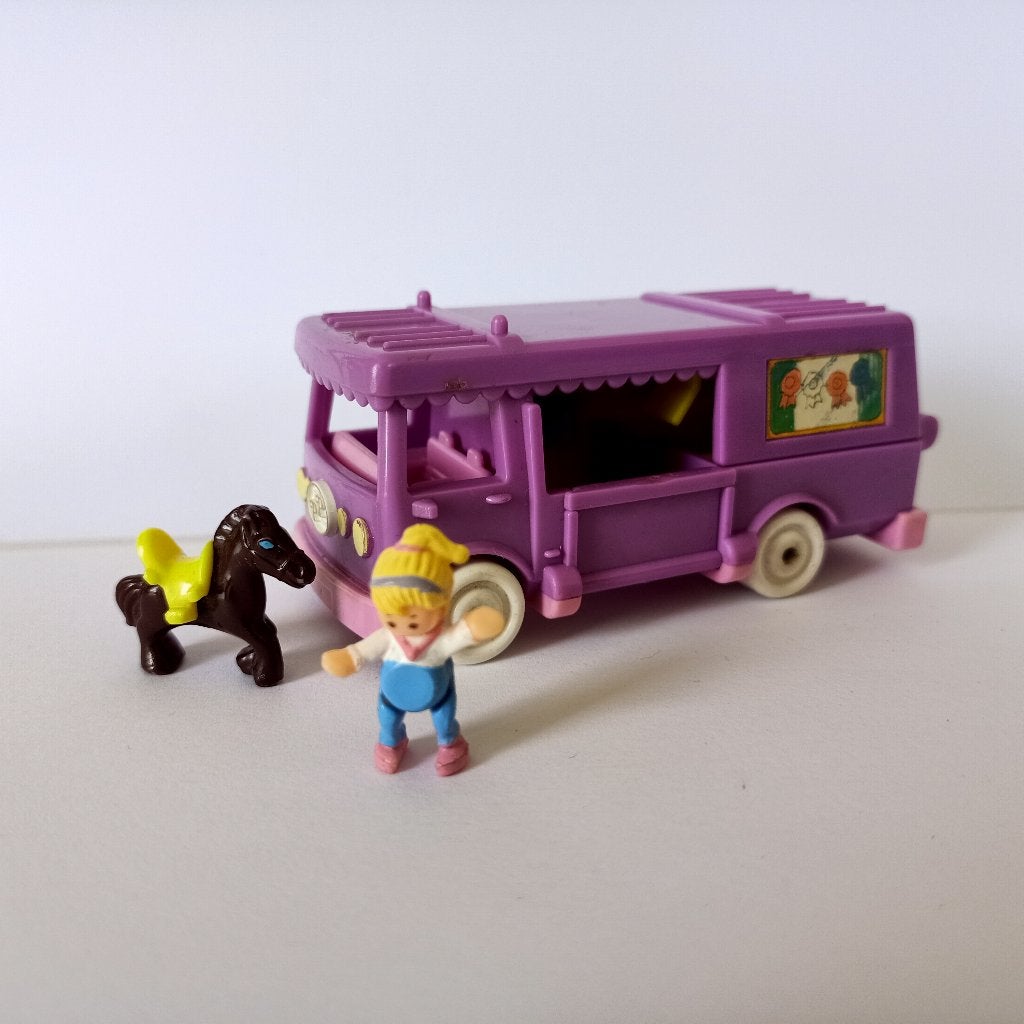 Polly Pocket vintage Stable on the go met paardje en popje, Verzamelen, Poppetjes en Figuurtjes, Ophalen of Verzenden, Gebruikt
