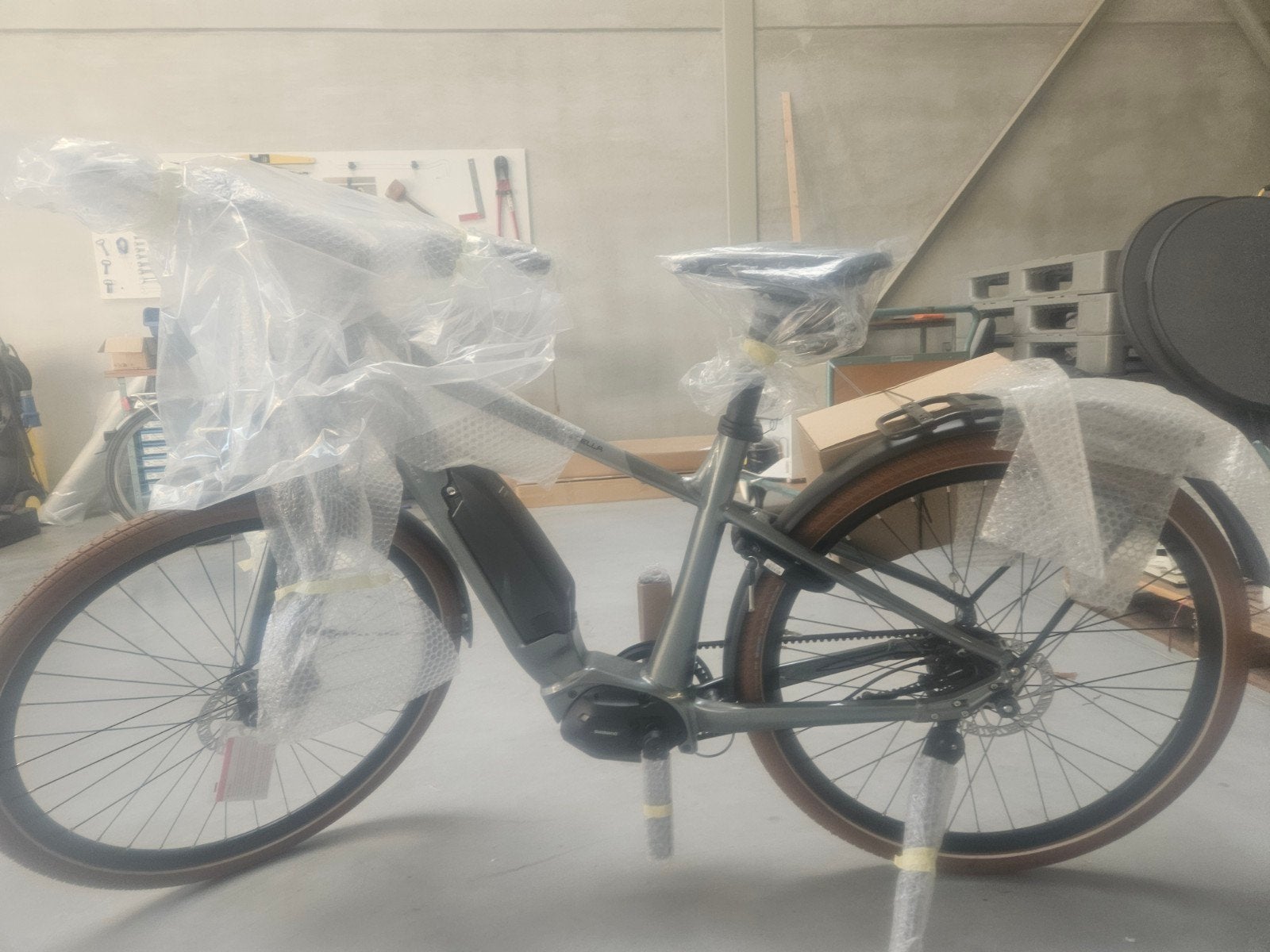 splinternieuwe stella ebikes in doos, Fietsen en Brommers, Ophalen