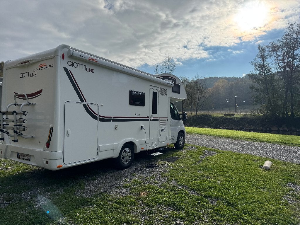 Giottiline Siena 440 alkoofmobilhome – 6 pers – 14.000 km, Caravanes & Camping, Camping-cars, Siège de train, Autres marques, ESP - Contrôle de stabilité