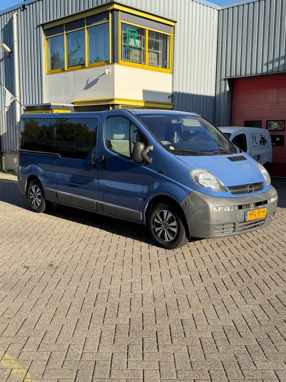 Opel Vivaro 2.0 i L2H1 2005 7 places Climatisation Navi, Achat, Vivaro, Entreprise, Boîte manuelle