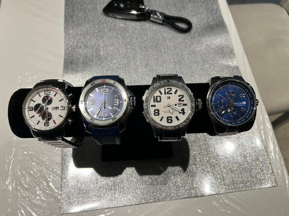 Montre à quartz Sector, Fossil, Tommy Hilfiger, Bijoux, Sacs & Beauté, Montre-bracelet, Autres marques, Acier, Enlèvement