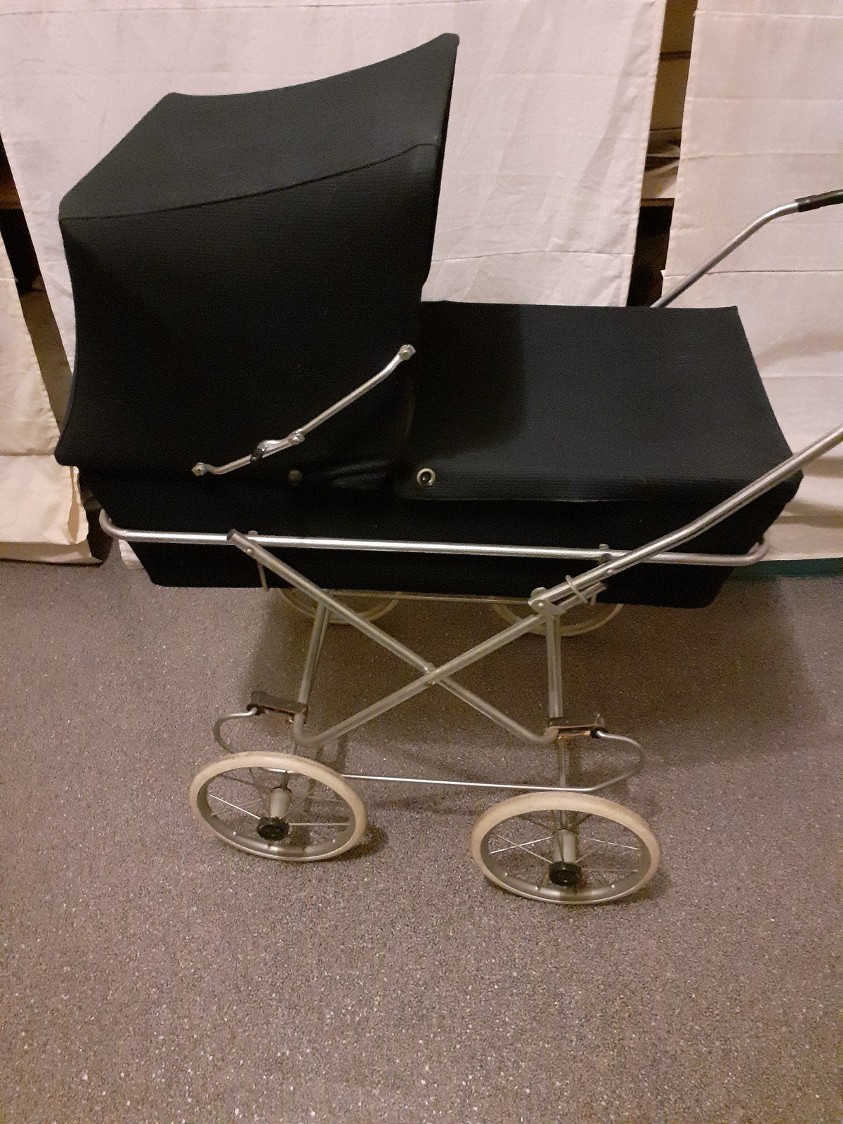 poppenwagen, Kinderen en Baby's, Speelgoed | Poppen, Ophalen, Zo goed als nieuw, Babypop