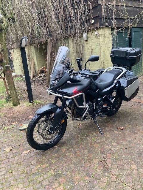 honda trans alp 750, Motos, Poignées chauffantes, Occasion, Plus de 35 kW, 2 cylindres