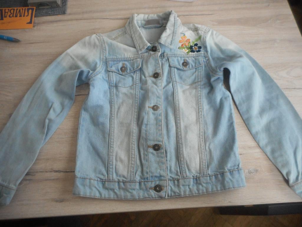 jeans veste maat 128, Enlèvement ou Envoi, Comme neuf, Fille, Manteau