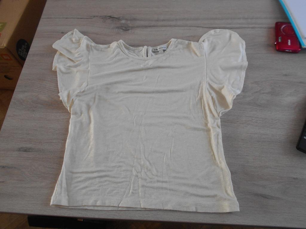 t shirt c&a maat 134 creme met goude glitters, Kinderen en Baby's, Kinderkleding | Maat 134, C&A, Meisje, Ophalen of Verzenden