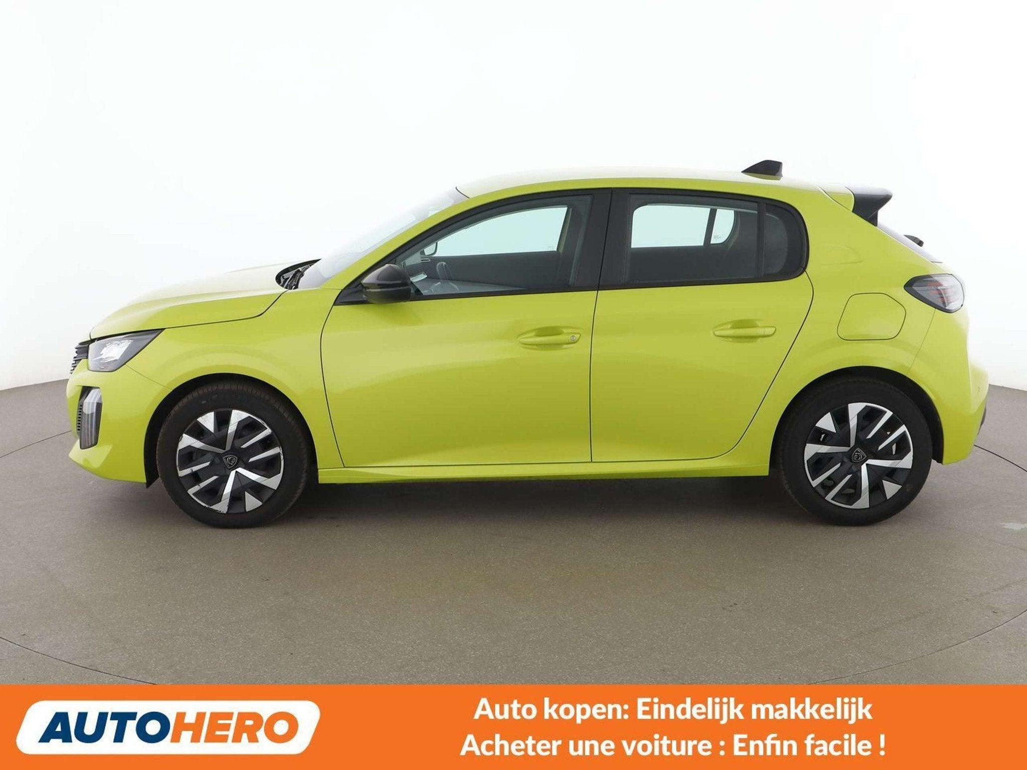 Peugeot 208 1.2 PureTech Active (bj 2025, automaat), Auto's, Stof, Gebruikt, 1199 cc, 1165 kg