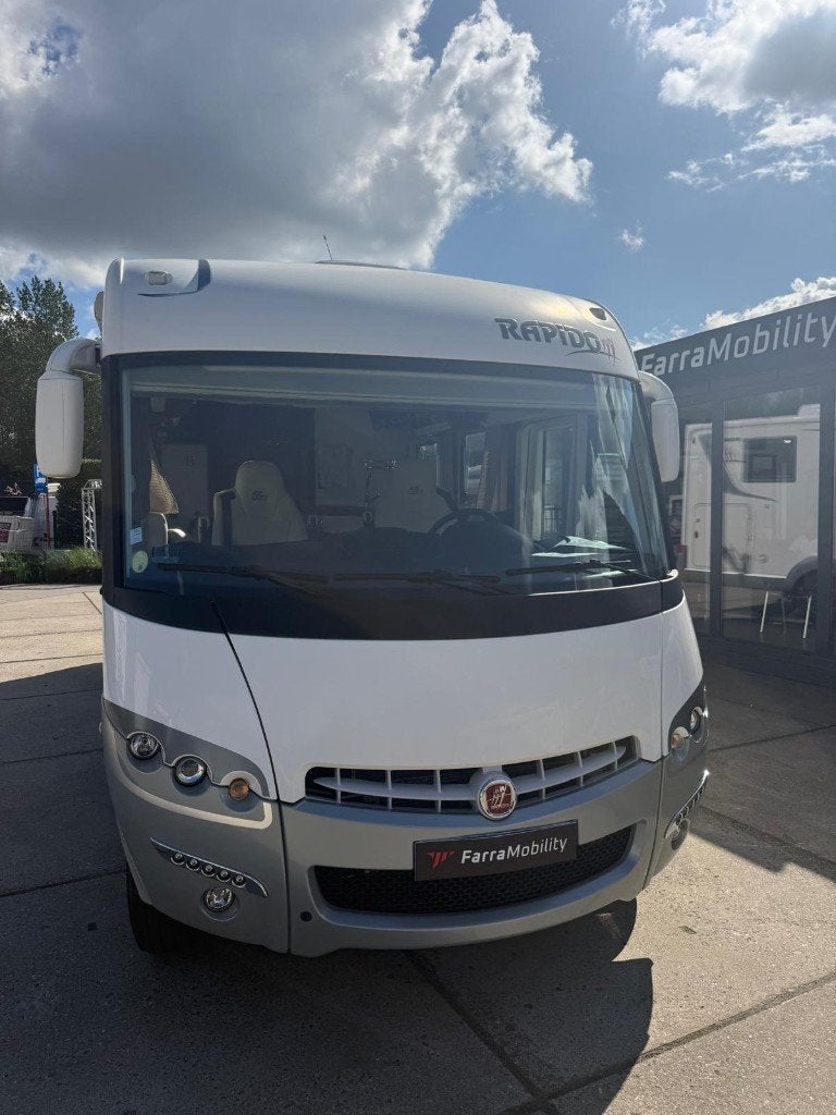 PREMIUM | RAPIDO 8096DF 55e édition — 2017 — 66 970 km, Jusqu'à 4, Caméra de recul, Fiat, Diesel