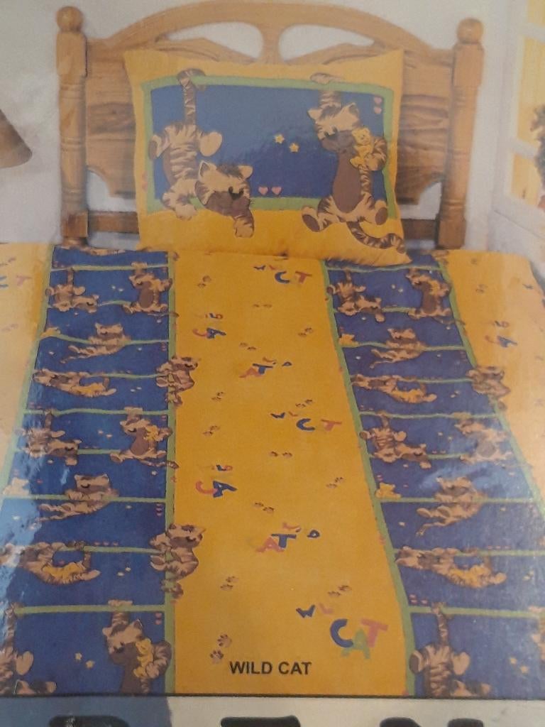 Nieuw verpakt dekbedovertrek met kat / poes, Neuf, Garçon ou Fille, Housse de couette, Jaune