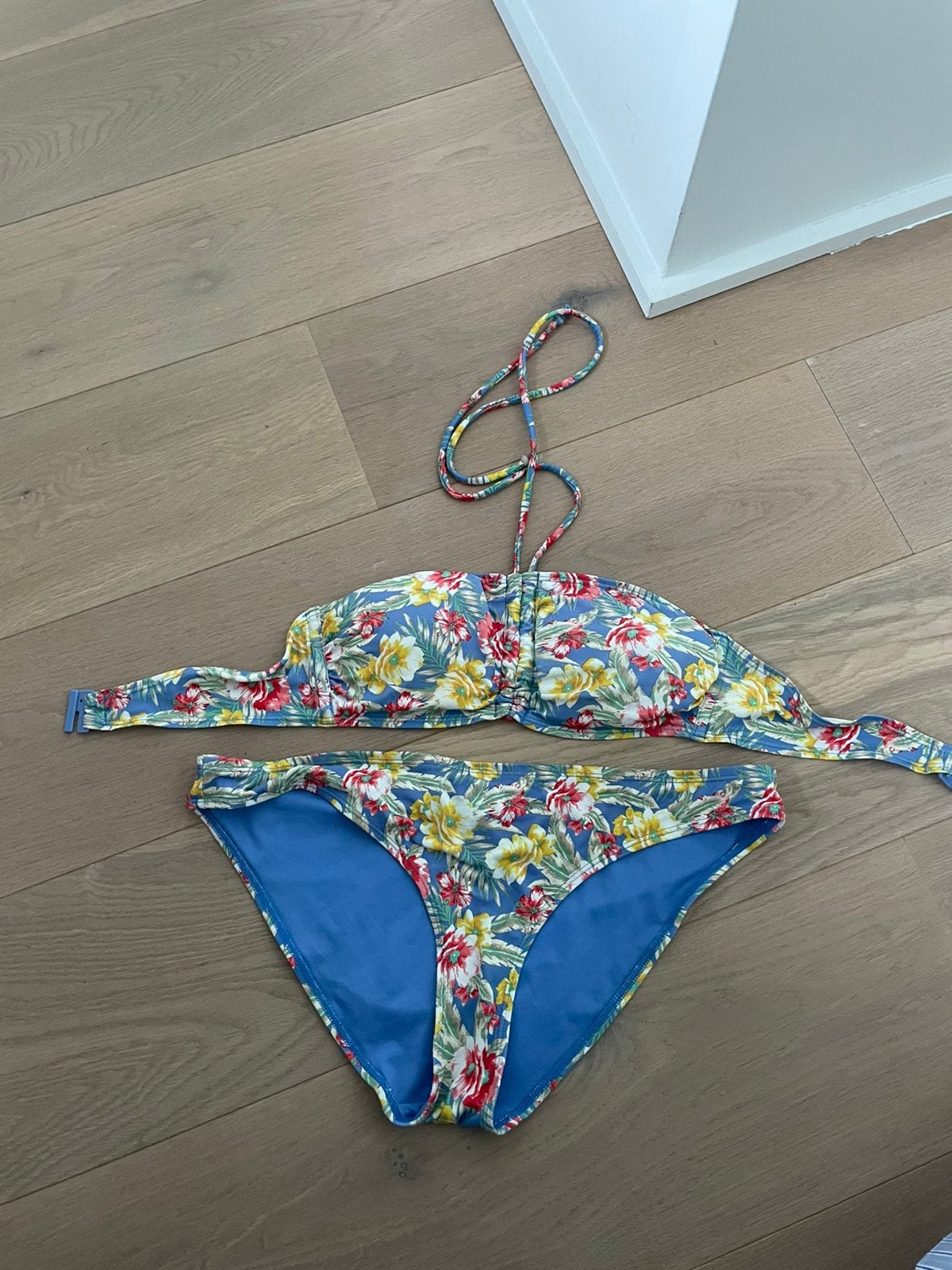 Primark bikini M, Kleding | Dames, Badmode en Zwemkleding, Ophalen of Verzenden, Zo goed als nieuw, Meerkleurig, Bikini