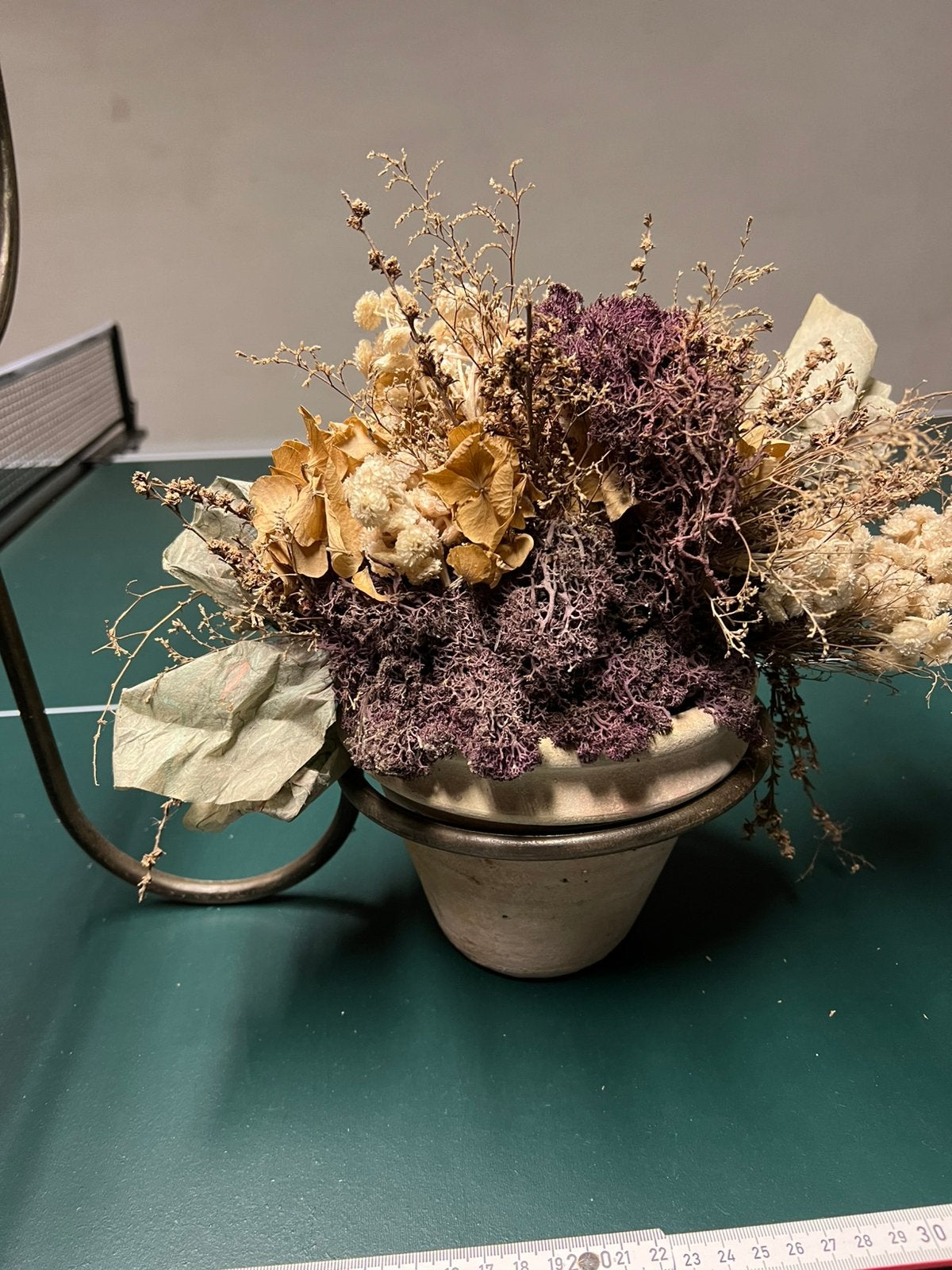 Smeedijzeren bloempot hanger met aarden bloempot, Ophalen, Zo goed als nieuw, Binnen