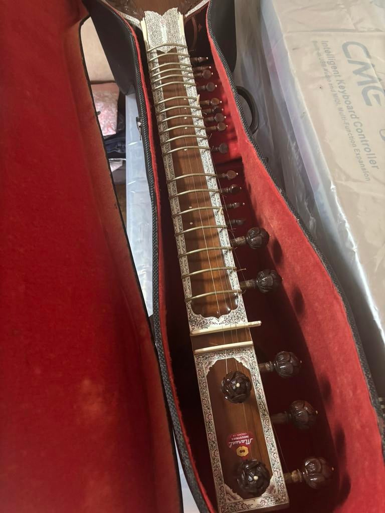 Sitar, Enlèvement, Comme neuf