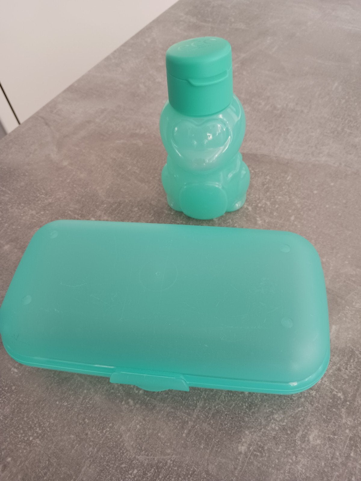 Groene doos + drinkfles van Tupperware te koop., Ophalen, Zo goed als nieuw, Groen, Drinkfles