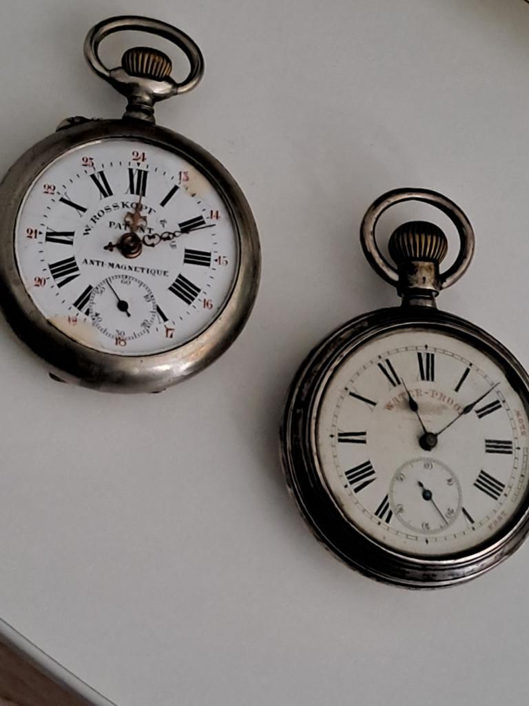 4 zakhorloges te koop (prijs per stk)