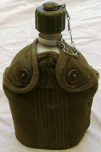 Veldfles / Canteen, met Hoes & Beker, KL, 1964.(Nr.3), Collections, Objets militaires | Général, Armée de terre, Enlèvement ou Envoi