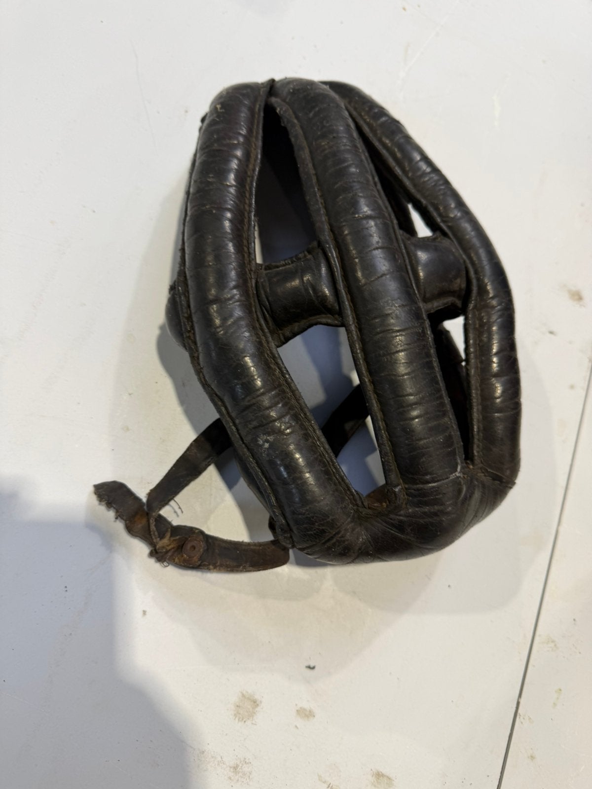 Zeldzame vintage lederen coureurshelm – verzamelobject, Vélos & Vélomoteurs, Enlèvement, Utilisé, S, Garçon ou Fille