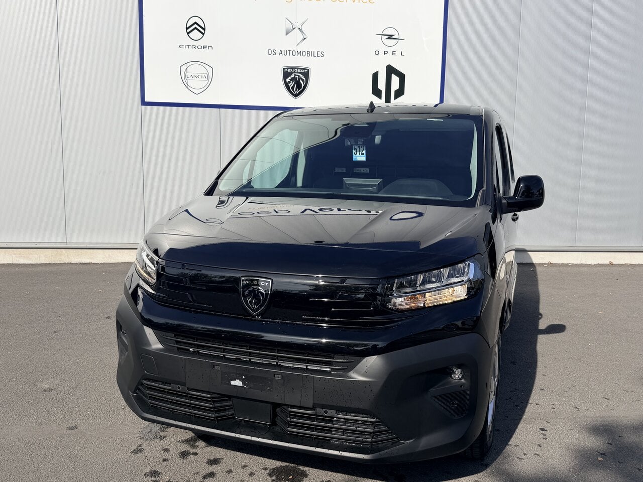 Peugeot Partner XL 130PK Automaat *0KM* LED - SURROUND VIEW, 1498 cc, 0 kg, Zwart, Bedrijf